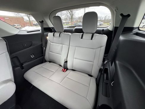 Used 2025 Ford Explorer Active w/ Active Comfort Package image 13