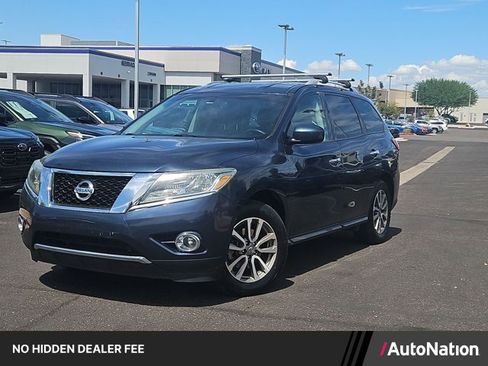 Used 2015 Nissan Pathfinder SV FWD image 1