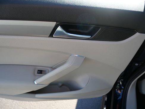 Used 2020 Volkswagen Passat 2.0T SE image 24