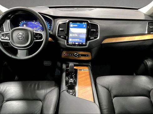 Certified 2023 Volvo XC90 B5 Plus AWD/4WD image 7