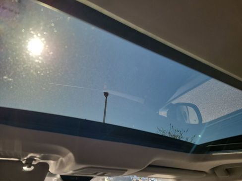New 2026 Nissan Kicks SR w/ SR Premium Package FWD image 8