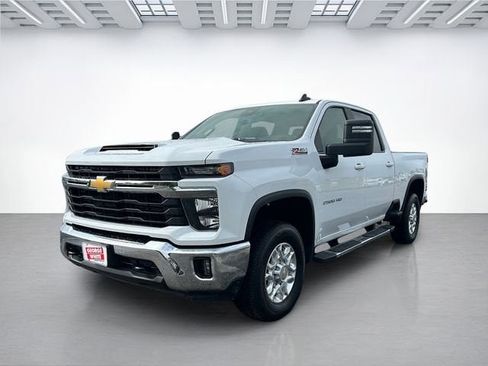 Used 2024 Chevrolet Silverado 2500 LT AWD/4WD image 8