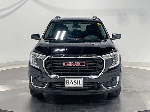 Used 2024 GMC Terrain SLE w/ Driver Convenience Package AWD/4WD image 9