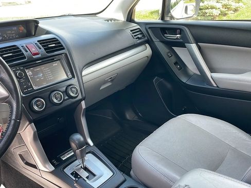 Used 2014 Subaru Forester 2.5i Limited AWD/4WD image 23