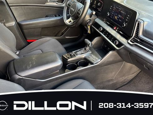 Used 2023 Kia Sportage LX AWD/4WD image 16
