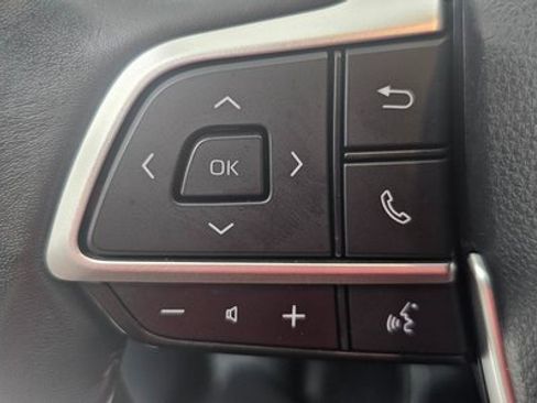 Used 2024 Toyota Highlander XLE image 13