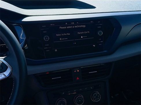 Used 2022 Volkswagen Taos SE image 12