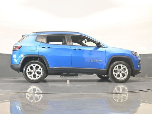 Used 2025 Jeep Compass Latitude AWD/4WD image 62