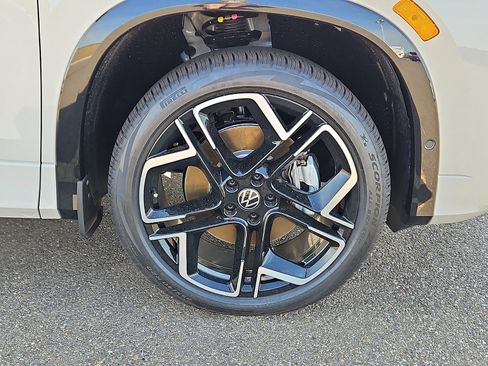New 2026 Volkswagen Tiguan SEL R-Line AWD/4WD image 2