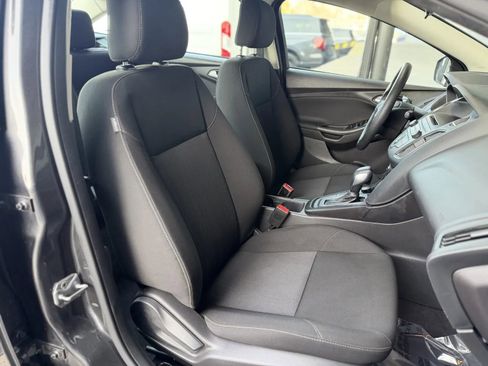 Used 2017 Ford Focus SE image 19