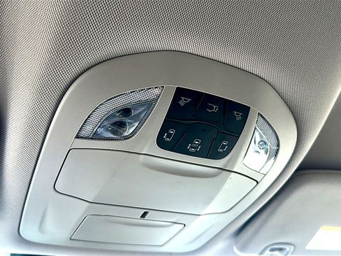 Used 2022 Chrysler Pacifica Touring-L image 37