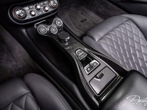 Used 2014 Ferrari California image 40