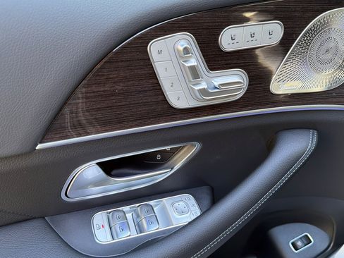 New 2026 Mercedes-Benz GLS 450 4MATIC image 10