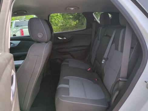 Used 2025 Chevrolet Blazer LT FWD image 13