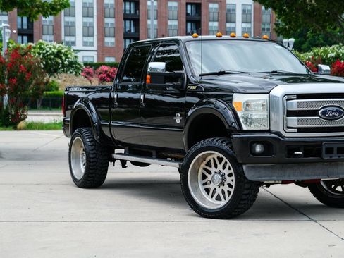 Used 2014 Ford F350 Platinum w/ FX4 Off-Road Package AWD/4WD image 2