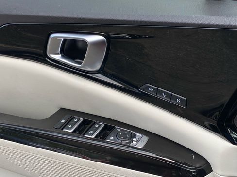 Used 2024 Kia Carnival SX Prestige FWD image 18