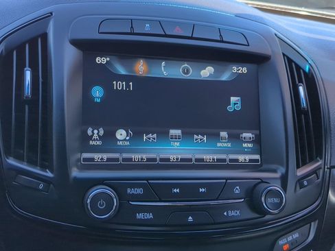 Used 2017 Buick Regal AWD image 15