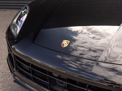 Certified 2023 Porsche Cayenne Turbo S AWD/4WD image 10
