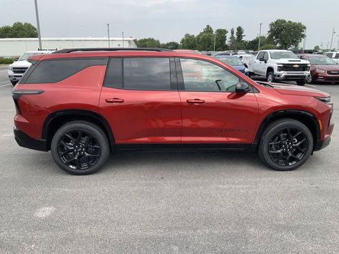 New 2026 Chevrolet Traverse RS w/ LPO, Floor Liner Package FWD image 14