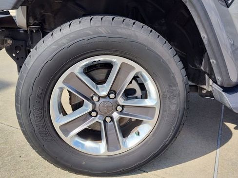 Used 2021 Jeep Wrangler Unlimited Sahara image 12