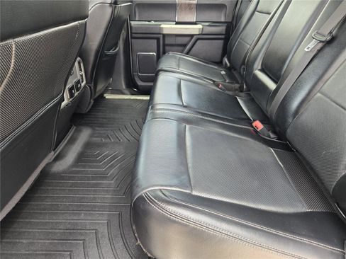 Used 2019 Ford F250 Lariat w/ Lariat Ultimate Package AWD/4WD image 30