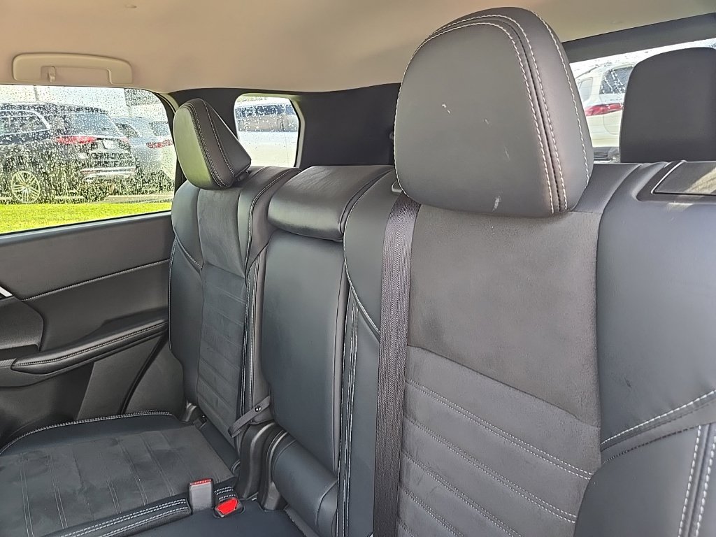 Used 2024 Mitsubishi Outlander SE AWD/4WD image 32