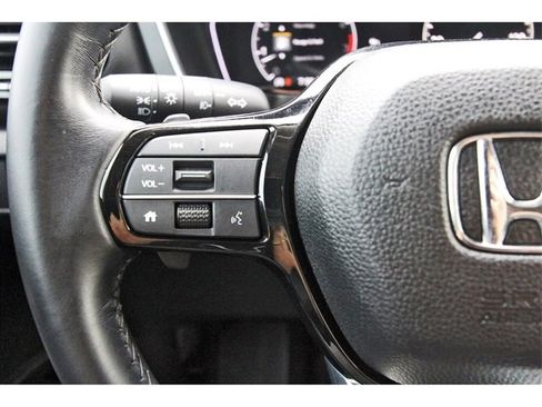 Used 2023 Honda Pilot EX-L image 17