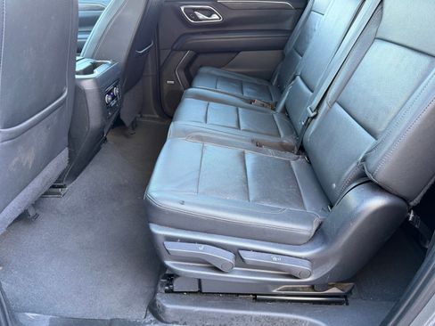 Used 2022 Chevrolet Suburban Z71 image 23