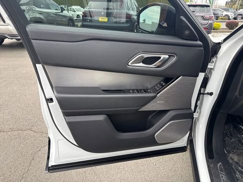 Used 2019 Land Rover Range Rover Velar R-Dynamic SE AWD/4WD image 21