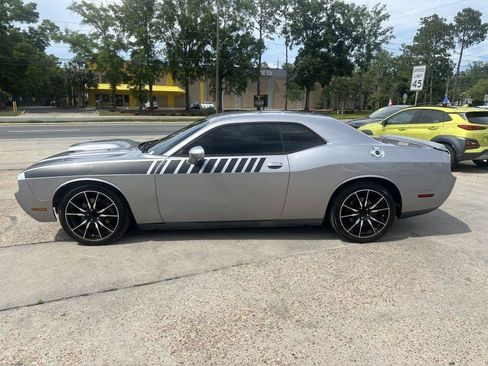 Used 2014 Dodge Challenger R/T RWD image 8