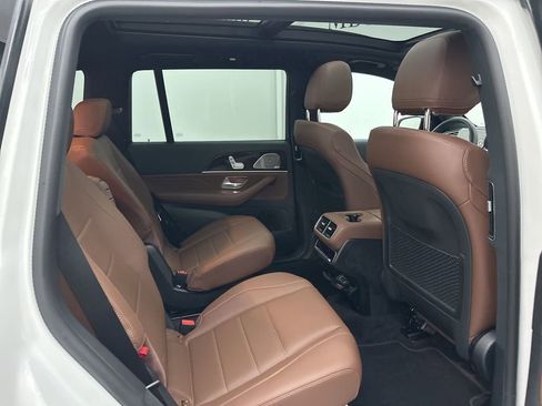 Used 2026 Mercedes-Benz GLS 450 4MATIC image 26