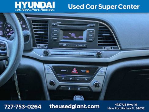Used 2018 Hyundai Elantra SE FWD image 18