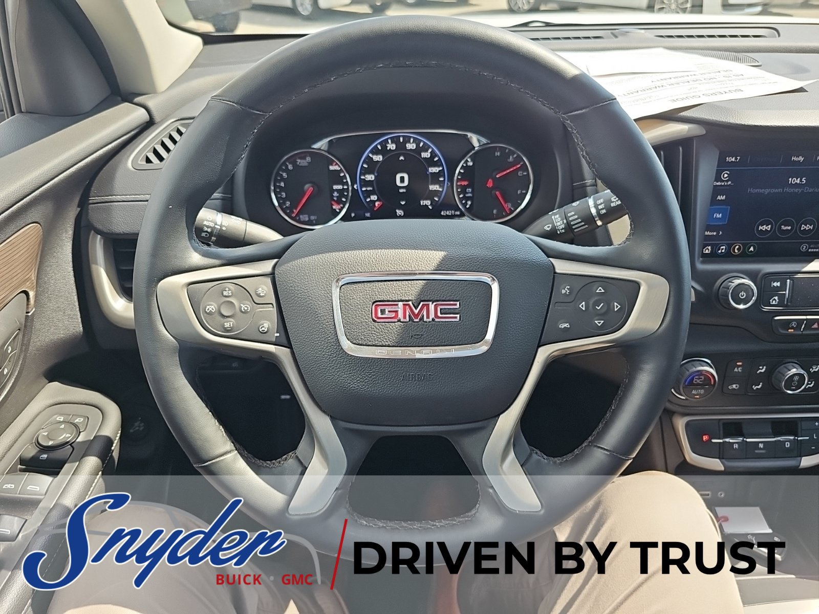 Used 2024 GMC Terrain Denali w/ Denali Premium Package AWD/4WD image 13