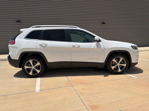 Used 2020 Jeep Cherokee Limited FWD image 2