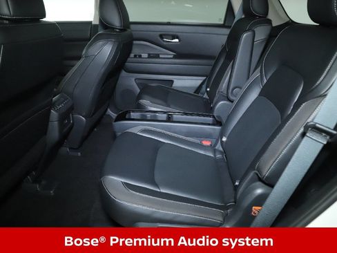 Used 2023 Nissan Pathfinder SL w/ SL Premium Package AWD/4WD image 16