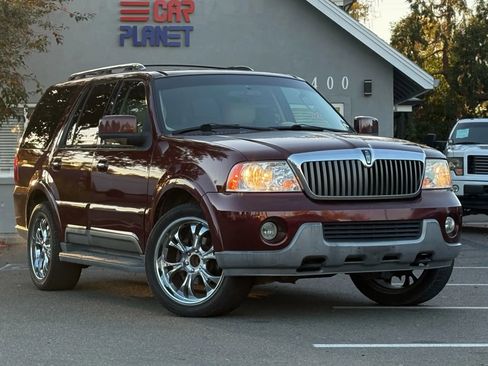 Used 2003 Lincoln Navigator 2WD image 3