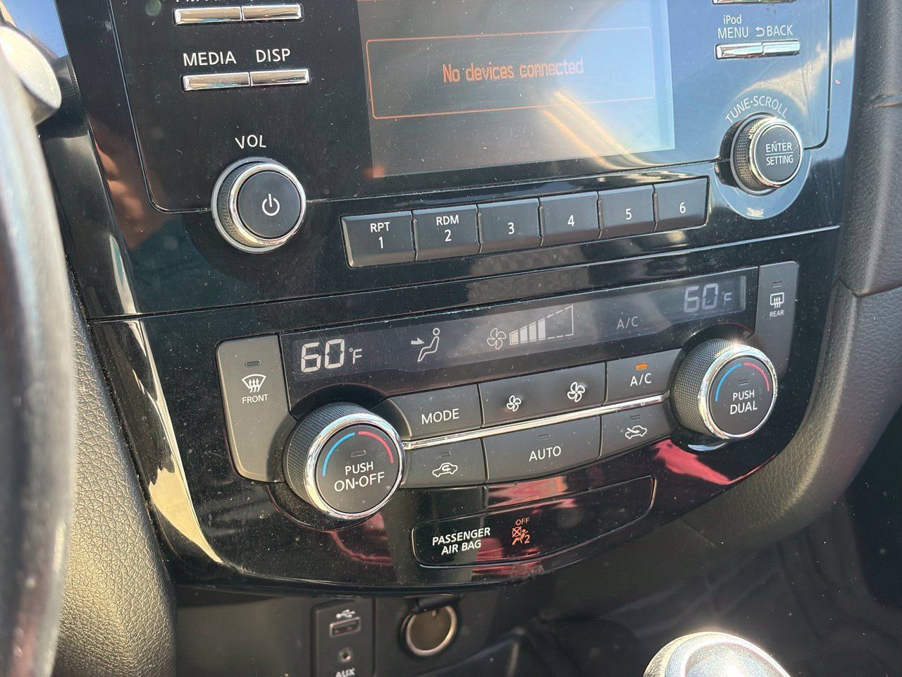 Used 2017 Nissan Rogue SV FWD image 10