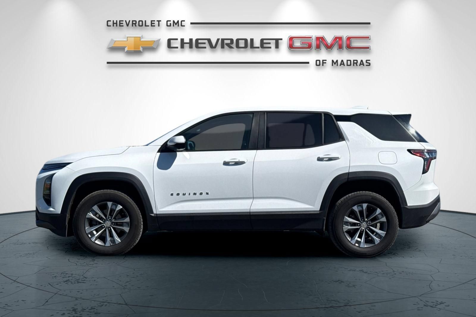 Used 2025 Chevrolet Equinox LT w/ Safety and Technology Package AWD/4WD image 6