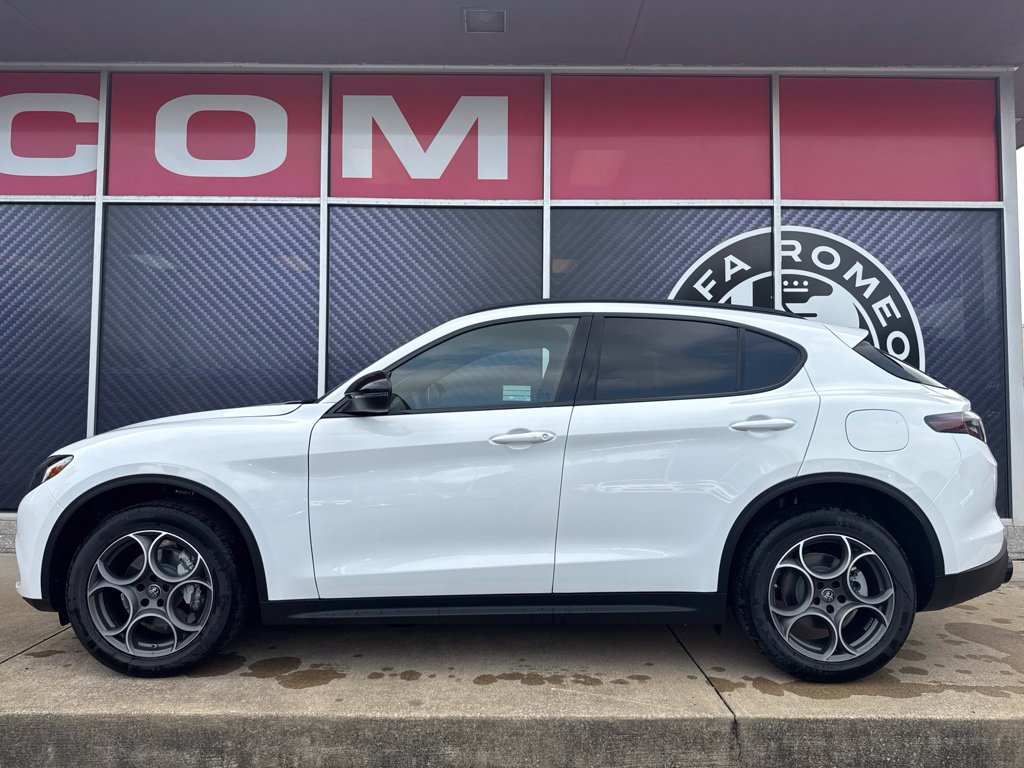 New 2026 Alfa Romeo Stelvio Sprint AWD/4WD image 15