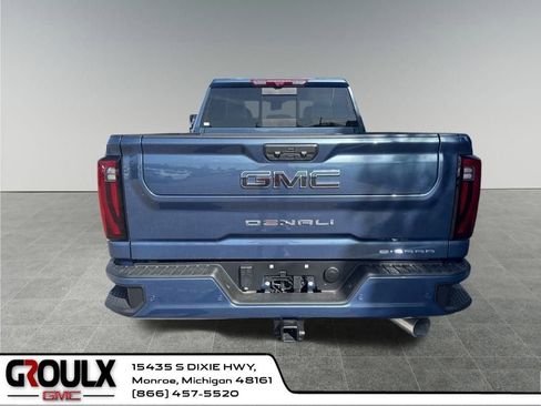 New 2025 GMC Sierra 2500 Denali Ultimate image 5