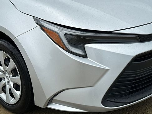 Used 2024 Toyota Corolla LE FWD image 8