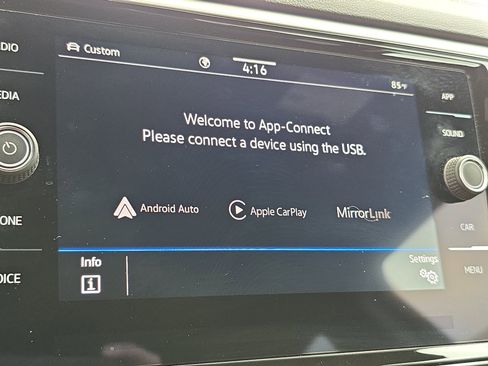 Used 2023 Volkswagen Atlas Cross Sport SE image 22