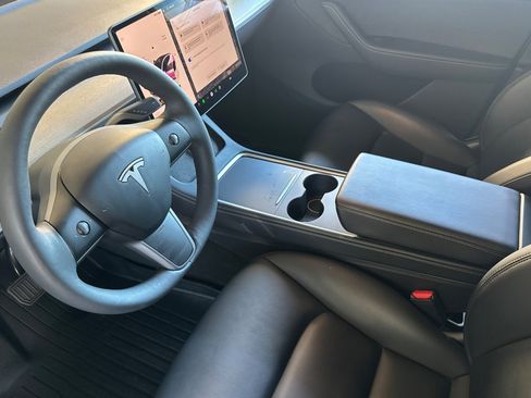 Used 2023 Tesla Model Y Long Range AWD/4WD image 11