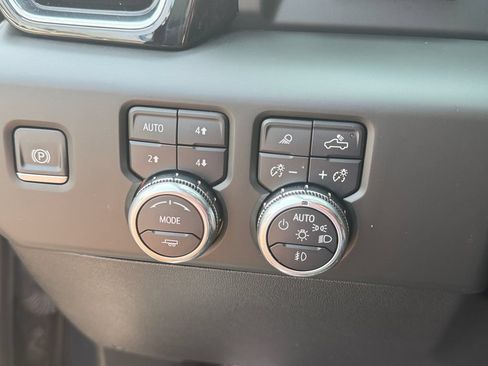 Used 2024 GMC Sierra 1500 Denali w/ Denali Reserve Package AWD/4WD image 31