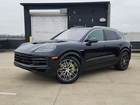 New 2026 Porsche Cayenne S image 1