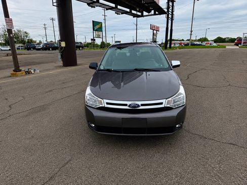 Used 2010 Ford Focus SEL FWD image 9