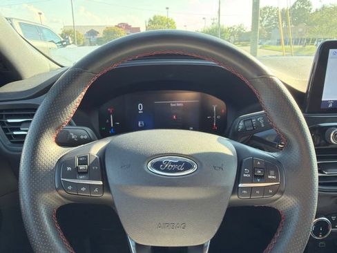 Used 2025 Ford Escape ST-Line FWD image 10