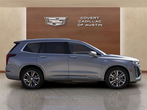 Certified 2025 Cadillac XT6 Premium Luxury image 5