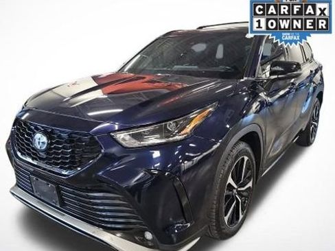 Used 2022 Toyota Highlander XSE image 2
