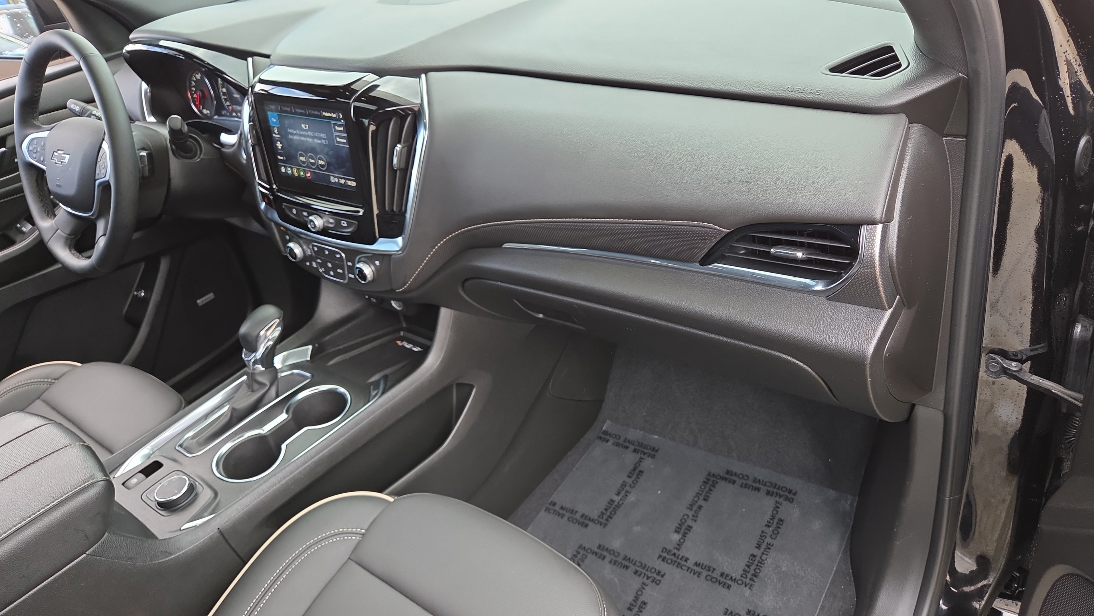 Used 2024 Chevrolet Traverse Premier w/ Redline Edition FWD image 18